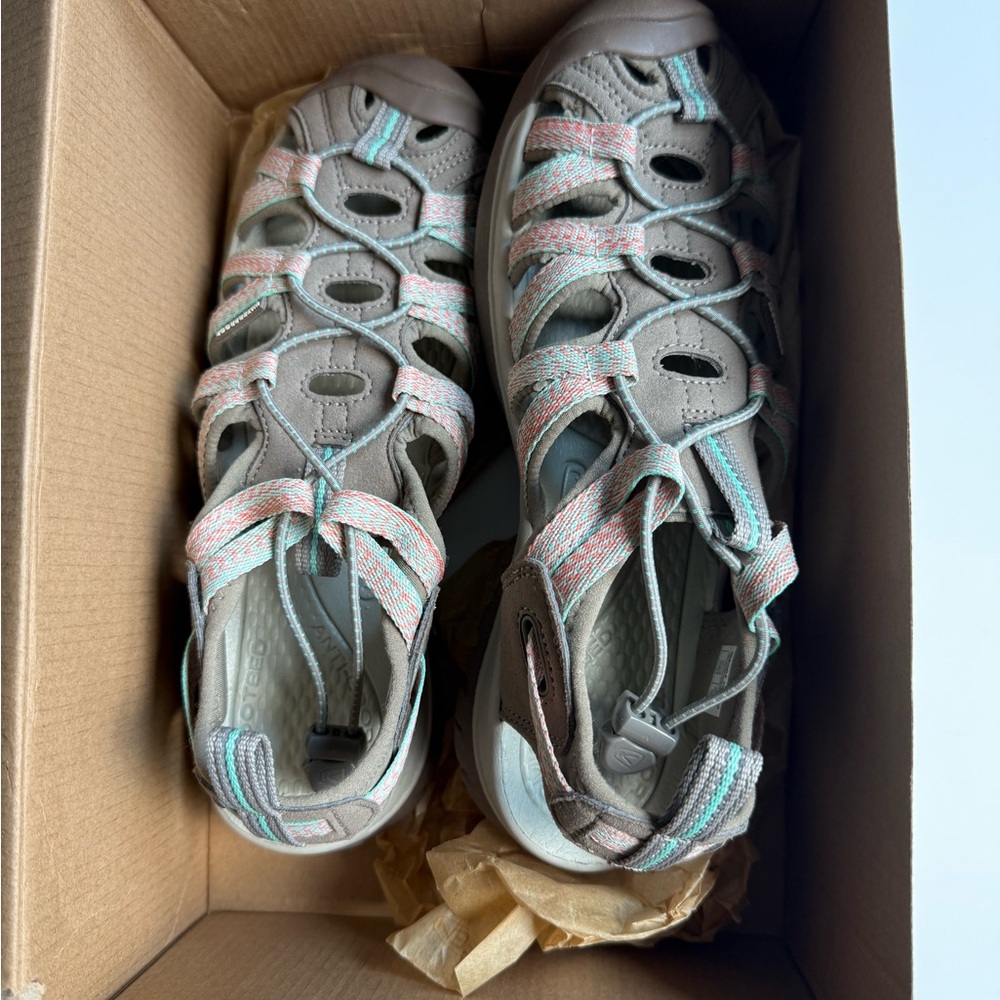 NWT Keen Taupe and Coral Women's Whisper Sandals